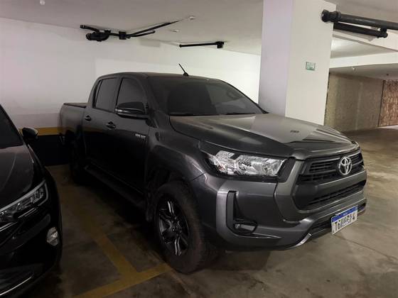 TOYOTA HILUX 2.8 D-4D TURBO DIESEL CD SR 4X4 AUTOMÁTICO